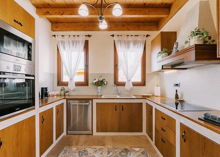 Stavlos Luxury Stone House Ялиссос