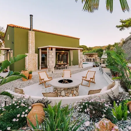 Stavlos Luxury Stone House Villa *