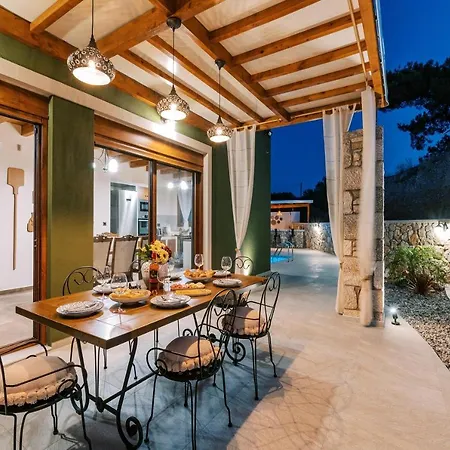 Stavlos Luxury Stone House Villa *