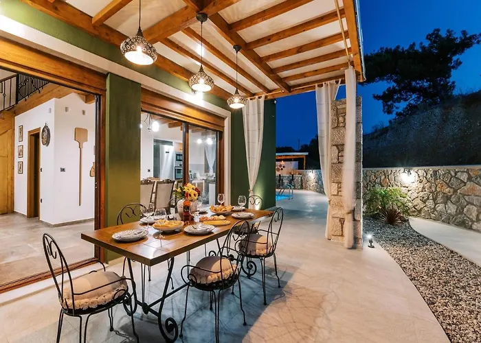 Stavlos Luxury Stone House Villa *