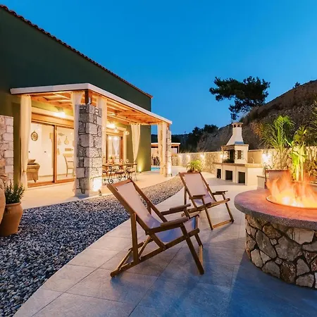 Stavlos Luxury Stone House Villa