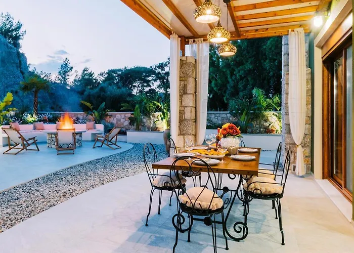 וילה Stavlos Luxury Stone House יאליסוס