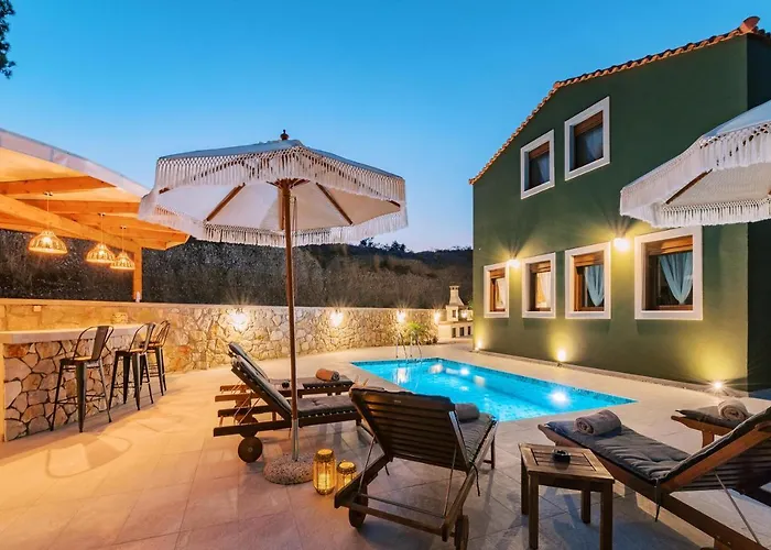 וילה Stavlos Luxury Stone House